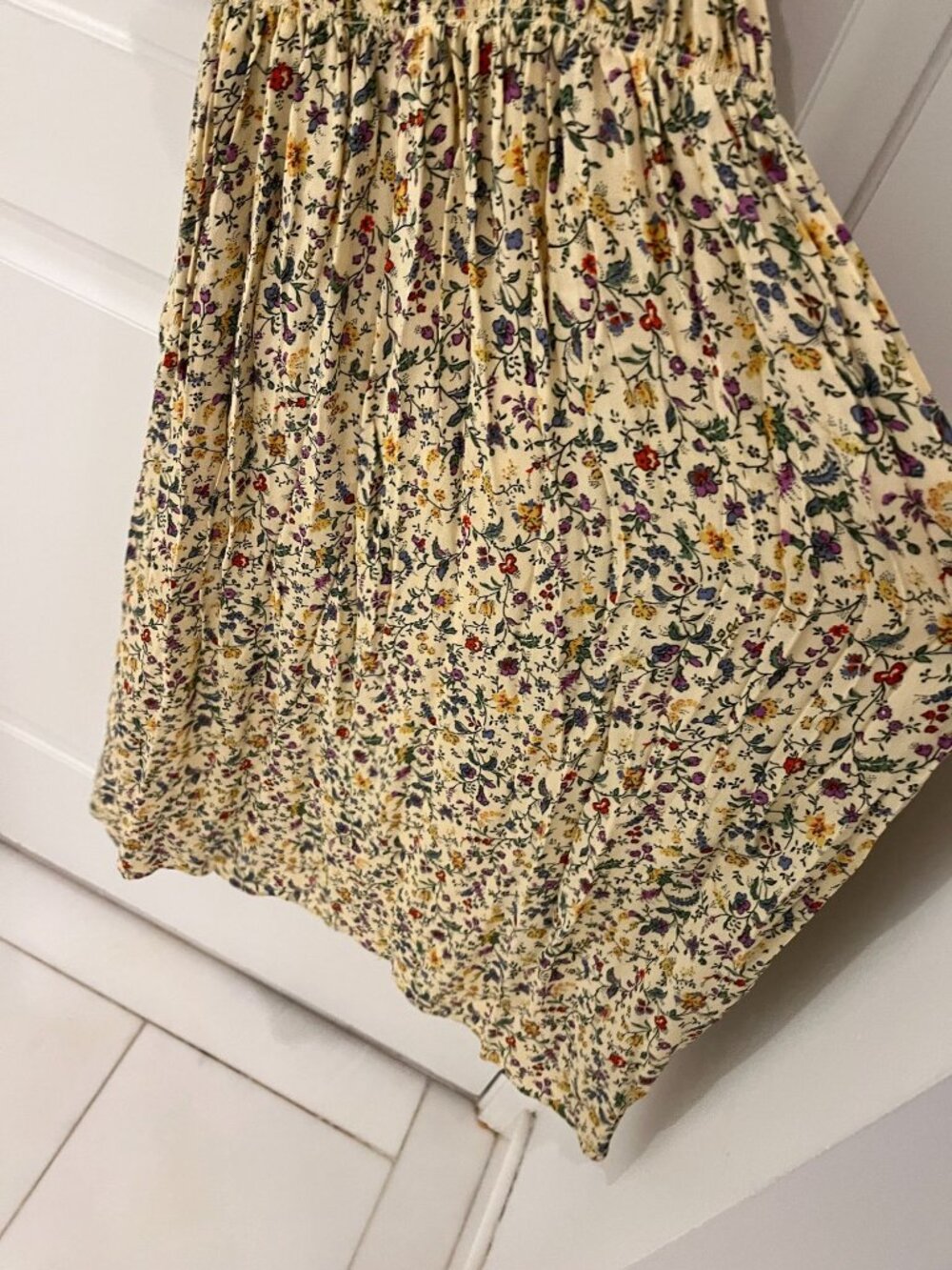 NWOT Reformation Cyrus Dress in Yasmeen Yellow Floral Size 0 Maxi Smocked Midi - Picture 4 of 11